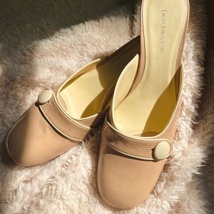 Vintage style slip on leather heels 💞